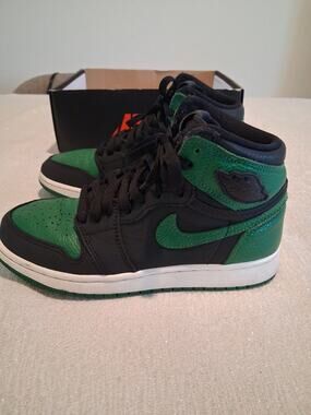 Nike Air Jordan 1 Retro High OG Pine Green 2.0 GS 575441-030 Size 4Y